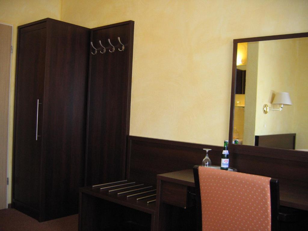 Hotel Rosenhof Dusseldorf Room photo
